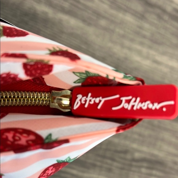 🌸 Betsey Johnson Strawberry 🍓 & Pink Striped Insulated Lunch Bag - Picture 6 of 6